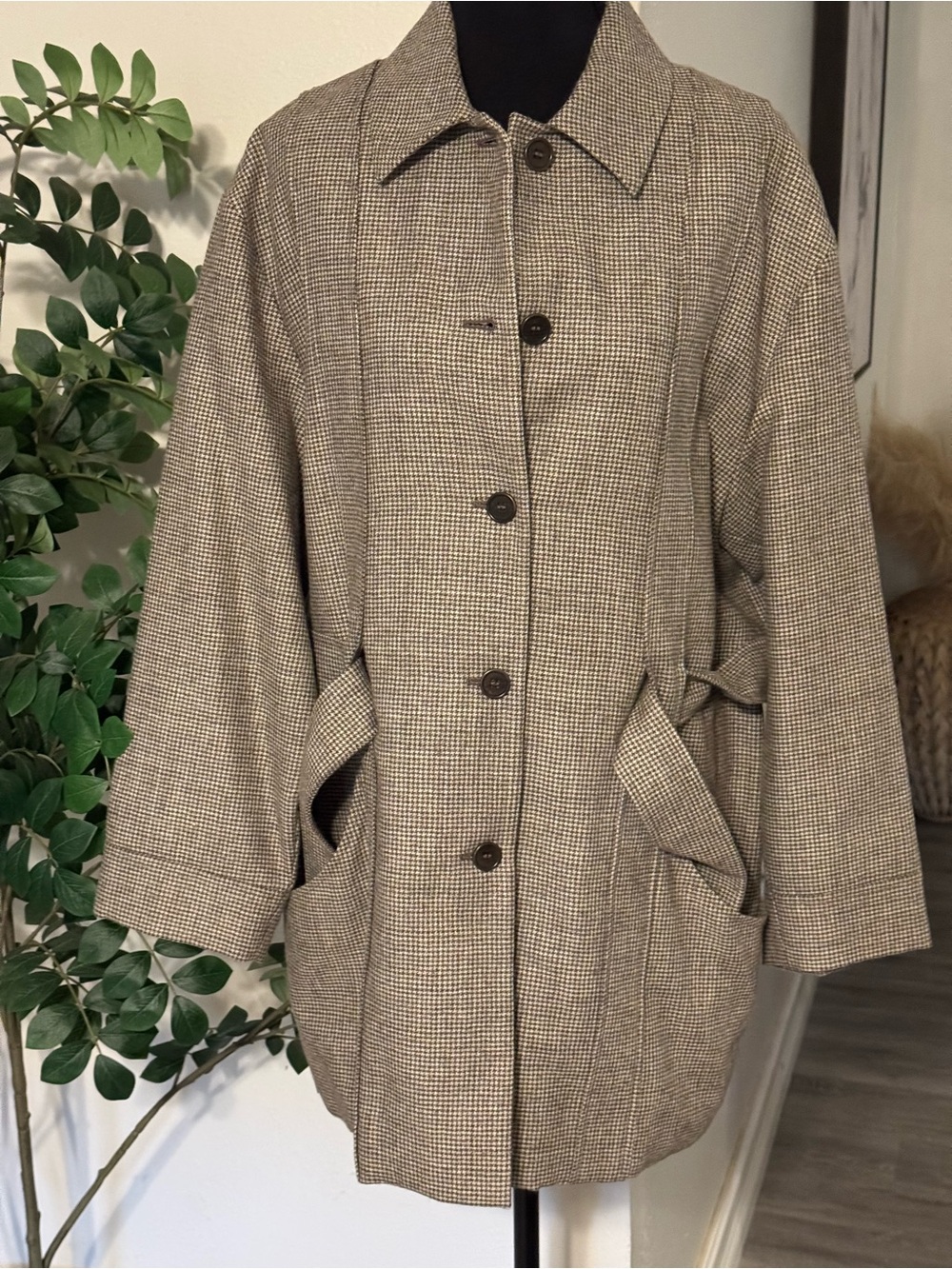 Vintage Michael Kors Women’s Tan Houndstooth Coat size 44